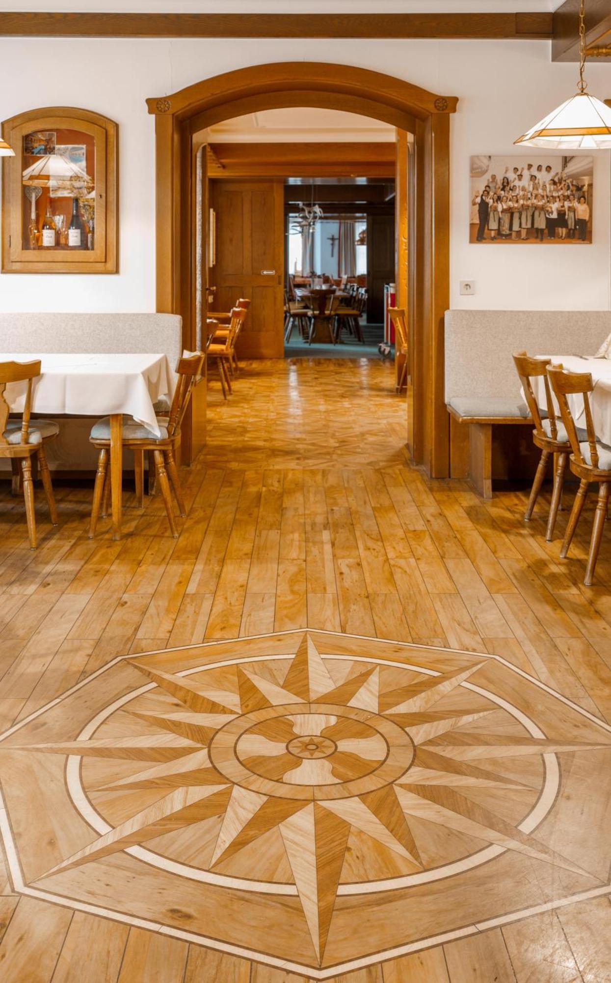 Koenig Ludwig Design Hotel Neu Zimmer Mit Sauna Oder Whirlpool Oder Mehr Hotel 4*